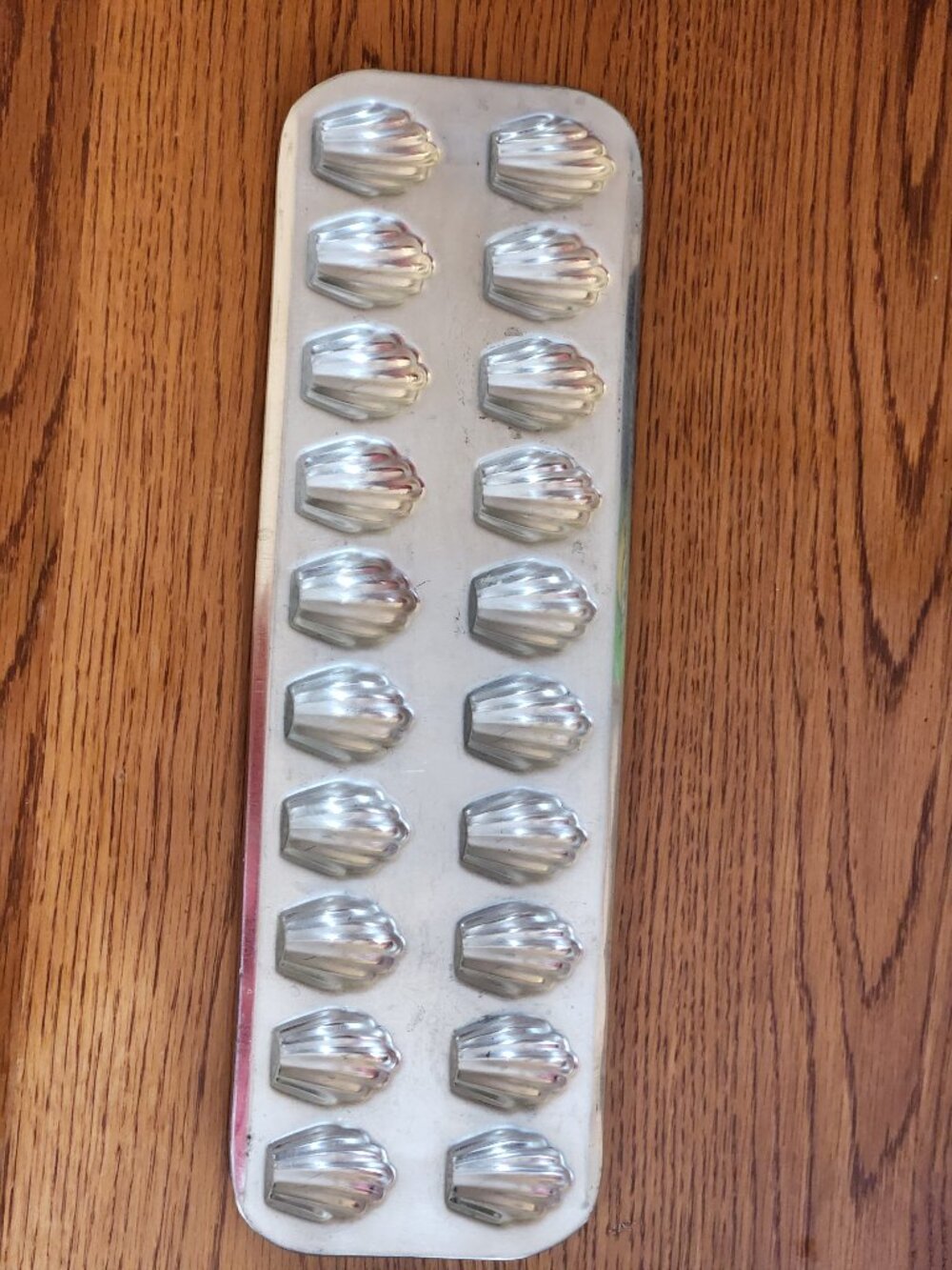Madeline cookie pan 20 cookies!